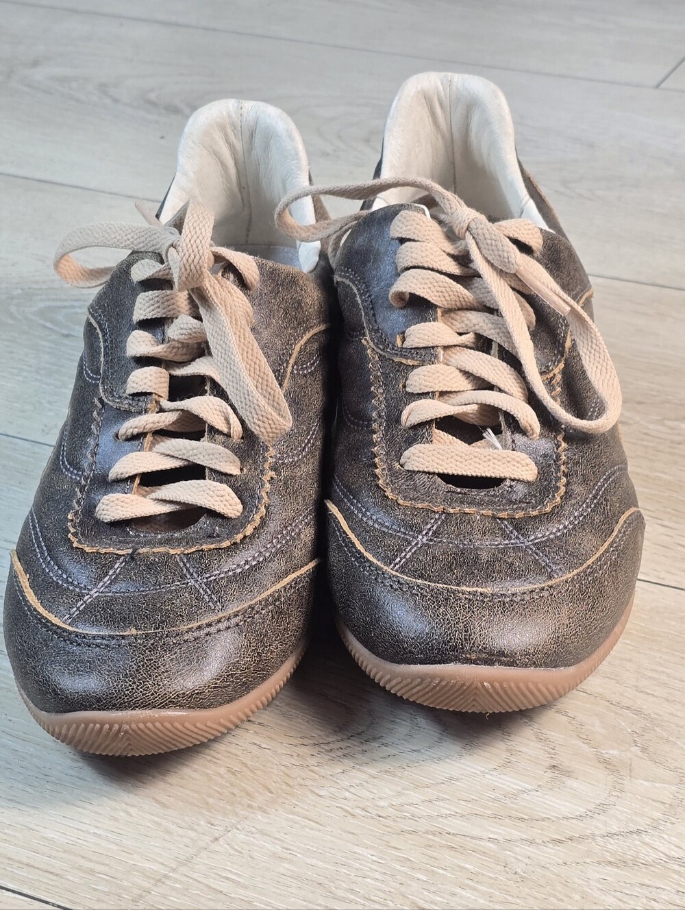 Dolce Vita Men's Brown Sneakers with Cream Laces